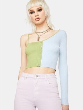 vestique Asymmetric Colorblock Ribbed Crop Top in Green & Light Blue